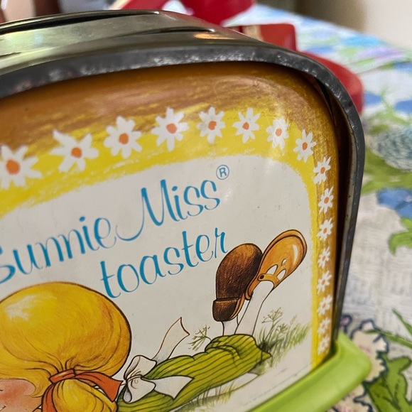 Vintage Sunnie Miss Toaster toy - Picture 2 of 6